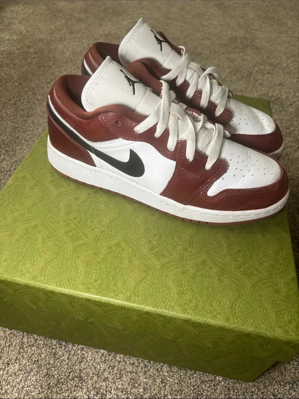 Nike Air Jordan Low-Top Sneakers in White and Brown Red-Brown